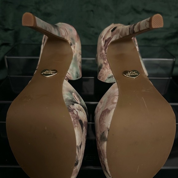 Betsey Johnson Belee Floral Platform Heels Peep Toe Ankle Strap Pumps Size 7M - Picture 7 of 9